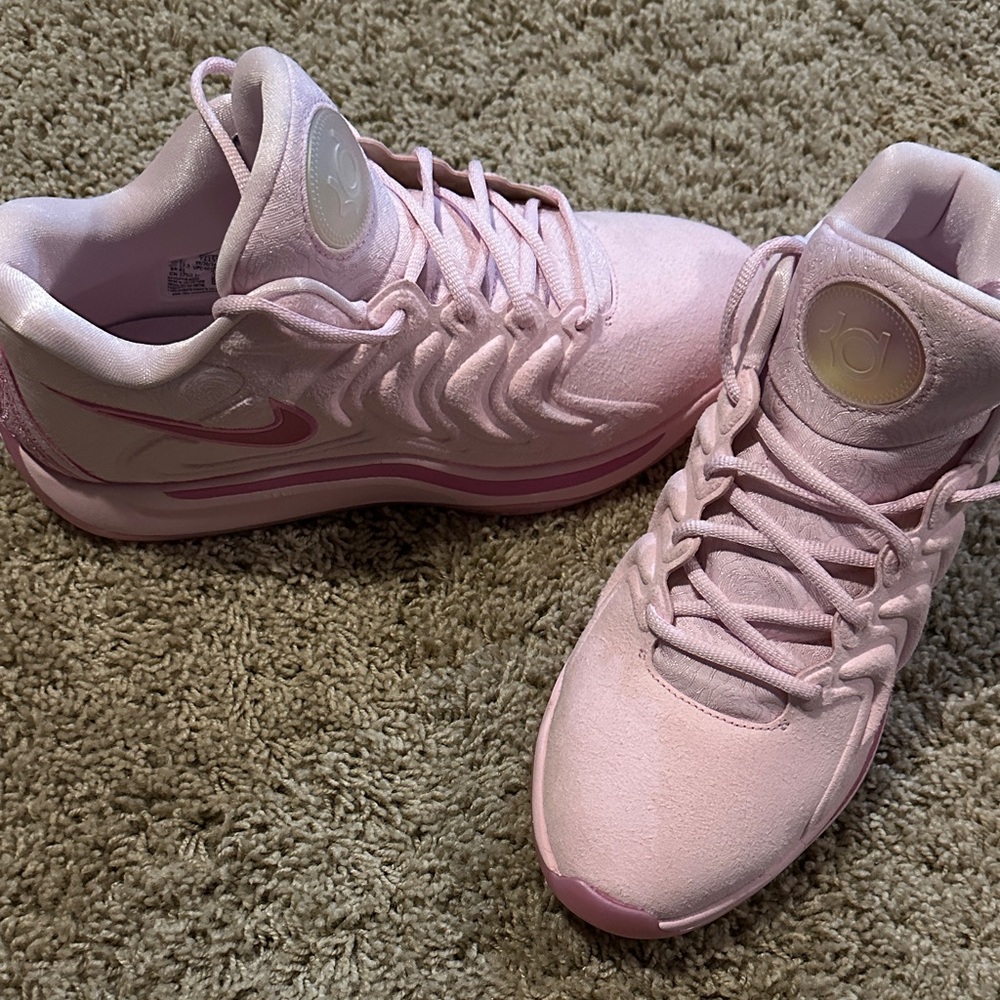 Nike Women's Sneakers KD 17 Aunt Pearl Brand New (no box) I can provide receipt.